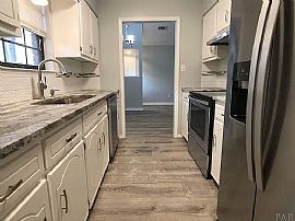 6616 Greenwell St, Pensacola, Fl 32526 in Pensacola, FL (Photo 4 of 12)