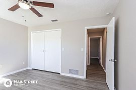 6935 301st Ave N, Clearwater, Fl 33761 in Clearwater, FL (Photo 6 of 8)