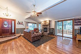 3518 120th Pl, Pleasant Prairie, Wi 53158 in Pleasant Prairie, WI (Photo 4 of 10)