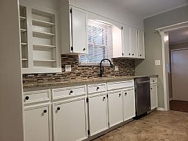 1502 Fairway Dr Se, Decatur, Al 35601 in Decatur, AL (Photo 5 of 12)