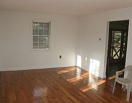 174 Cedar Swamp Rd, Storrs Mansfield, Ct 06268 in Storrs Mansfield, CT (Photo 3 of 8)