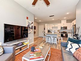 Student Housing  in Sacramento, CA (Photo 8 of 9)