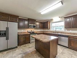 1648 Dobbs Ln, Vestavia Hills, Al 35216 in Vestavia Hills, AL (Photo 5 of 12)