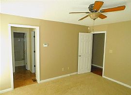 104 Loneoak Dr, Harvest, Al 35749 in Harvest, AL (Photo 8 of 12)