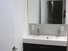 Rent $1400 Deposit $600 Total $2000 Call /text 352 606-5289  Co in Pacific Palisades, CA (Photo 10 of 12)