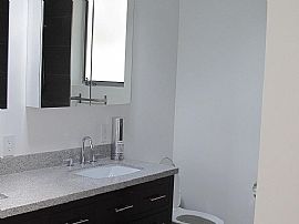 Rent $1400 Deposit $600 Total $2000 Call /text 352 606-5289  Co in Pacific Palisades, CA (Photo 8 of 12)