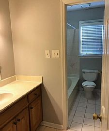 2151 Noel Dr Sw, Huntsville, Al 35803 in Huntsville, AL (Photo 9 of 12)