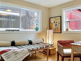 2 Bedroom Home in Seattle, WA (Photo 4 of 7)