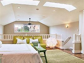 2 Bedroom Home in Seattle, WA (Photo 6 of 7)