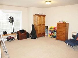 Charming 4 Bedroom Home in Sammamish, WA (Photo 4 of 9)