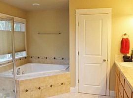 Charming 4 Bedroom Home in Sammamish, WA (Photo 6 of 9)