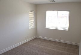 298 Ladies Tee Ct, Las Vegas, Nv 89148 in Las Vegas, NV (Photo 8 of 11)