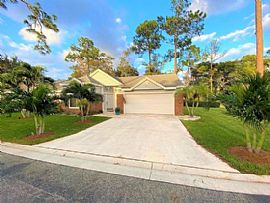 974 Red Parrot Ln, Wellington, Fl 33414 in Wellington, FL
