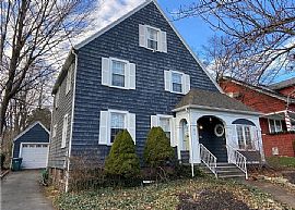 204 Washington Ave, Hamden, Ct 06518 in Hamden, CT