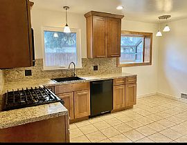 3 Bedroom Apartment in Wheat Ridge, CO (Photo 5 of 11)