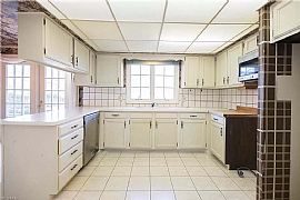 Charming 3 Bedroom Home in Vermilion, OH (Photo 10 of 10)