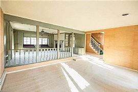 Charming 3 Bedroom Home in Vermilion, OH (Photo 5 of 10)