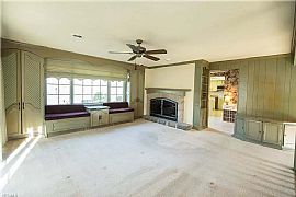 Charming 3 Bedroom Home in Vermilion, OH (Photo 7 of 10)