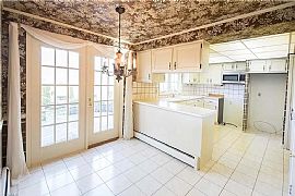 Charming 3 Bedroom Home in Vermilion, OH (Photo 9 of 10)