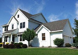 Peaceful 4 Bedroom House For Family. 11105 Sweetwater Path, Sai in Saint Paul, MN