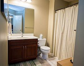 Peaceful 4 Bedroom House For Family. 11105 Sweetwater Path, Sai in Saint Paul, MN (Photo 4 of 11)