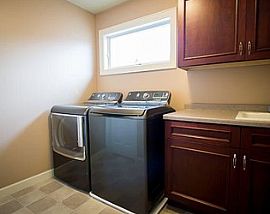 Peaceful 4 Bedroom House For Family. 11105 Sweetwater Path, Sai in Saint Paul, MN (Photo 6 of 11)