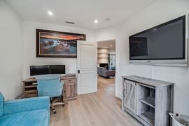 Don’t Miss This Wonderful Opportunity! in Redondo Beach, CA (Photo 5 of 8)