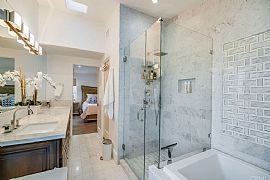 Don’t Miss This Wonderful Opportunity! in Redondo Beach, CA (Photo 7 of 8)