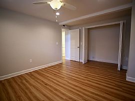 357 S School St, Fairhope, Al 36532 in Fairhope, AL (Photo 4 of 12)