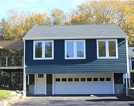 Beautiful House. 22 Schooner Ave, Jamestown, Ri 02835 in Jamestown, RI (Photo 2 of 9)