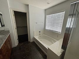 8779 W Windsor Dr, Peoria, Az 85381 in Peoria, AZ (Photo 11 of 12)