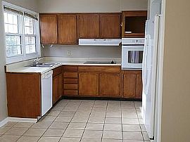 3671 Cherry Laurel Dr, Pensacola, Fl 32504 in Pensacola, FL (Photo 4 of 10)