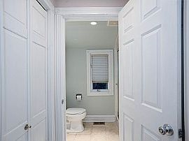 Rent Is $500 and Also The Deposit Is $500 in Evanston, IL (Photo 3 of 9)