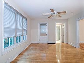 Rent Is $500 and Also The Deposit Is $500 in Evanston, IL (Photo 4 of 9)