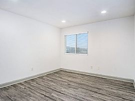 700 34th St S, Birmingham, Al 35222 Tour Apply Email in Birmingham, AL (Photo 4 of 8)