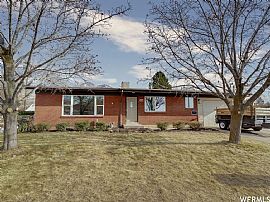 Spacious Updated Rambler with 6 Bedrooms and Fully Finished Bas in Ogden, UT