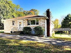 2 Bedroom House  in Stone Ridge, NY (Photo 7 of 7)