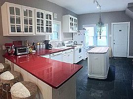 225 E Garfield Ave, Milwaukee, Wi 53212 in Milwaukee, WI (Photo 4 of 6)