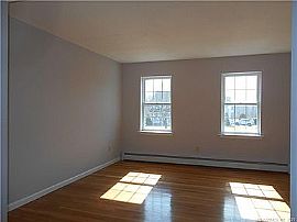 8 Shweky Ct, Wallingford, Ct 06492 in Wallingford, CT (Photo 3 of 11)