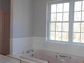 8 Shweky Ct, Wallingford, Ct 06492 in Wallingford, CT (Photo 9 of 11)