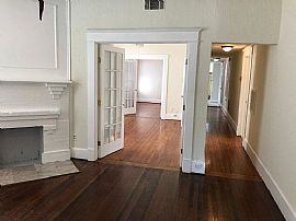 2 Bedroom House  in Dallas, TX (Photo 2 of 8)