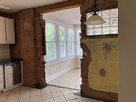 2 Bedroom House  in Dallas, TX (Photo 6 of 8)