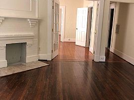 2 Bedroom House  in Dallas, TX (Photo 7 of 8)