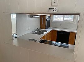 2 Bedroom House  in Anchorage, AK (Photo 4 of 9)