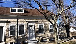 2 Bedroom House  in Cranston, RI