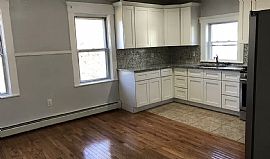 2 Bedroom House  in Cranston, RI (Photo 5 of 6)