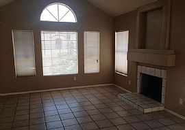 8423 S Maple Ave, Tempe, Az 85284 in Tempe, AZ (Photo 4 of 10)