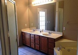 8423 S Maple Ave, Tempe, Az 85284 in Tempe, AZ (Photo 7 of 10)