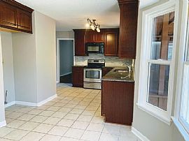 10231 Melanie Dr Se, Huntsville, Al 35803 in Huntsville, AL (Photo 4 of 12)