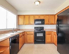 7035 W Sunnyslope Ln, Peoria, Az 85345 in Peoria, AZ (Photo 6 of 8)